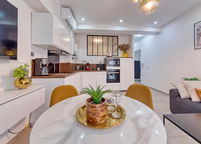 Appartement de luxe neuf tout confort dans l\'hyper centre, climatisé, PARKING fermé