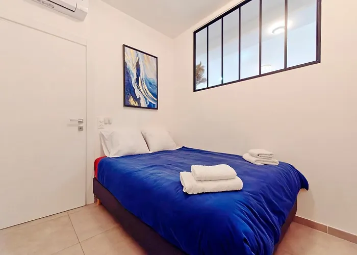 Chic & Cosy Appartment In Hyper Center, Parking Free & Air Conditioned & Wifi