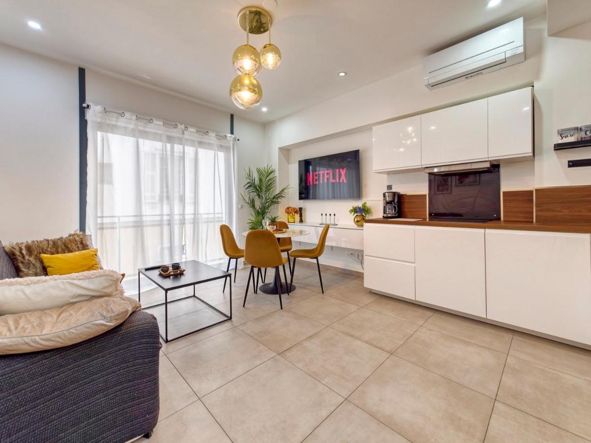 Chic & Cosy In Hyper Center, Parking Free & Air Conditioned & Wifi Apartment *